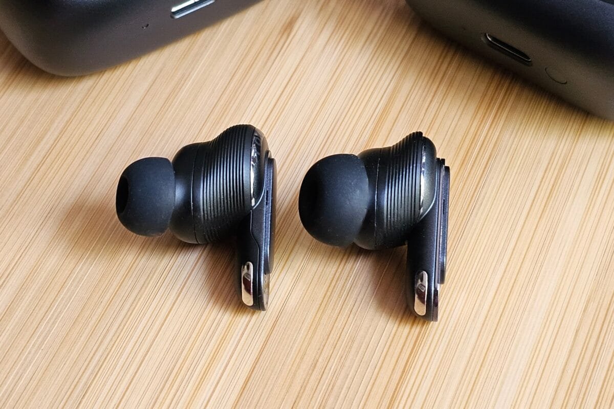 JBL Tour Pro 3