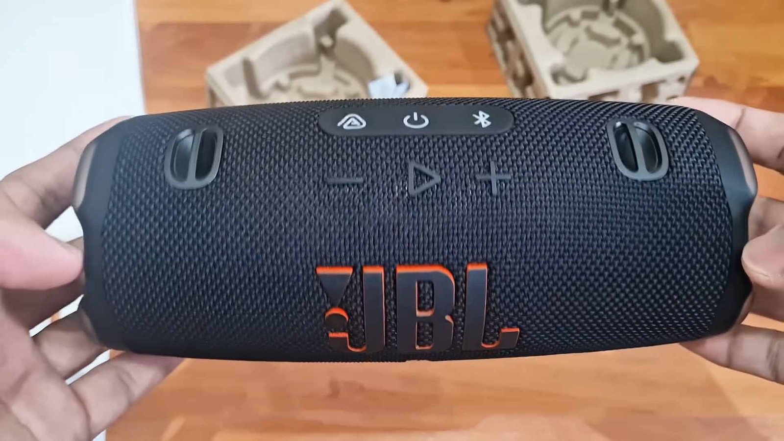 Coque En Silicone Pour Enceinte JBL Charge 6 - Avec Bandeoulière Et Sangle Vélo - Protection Anti-Chocs (Rouge)