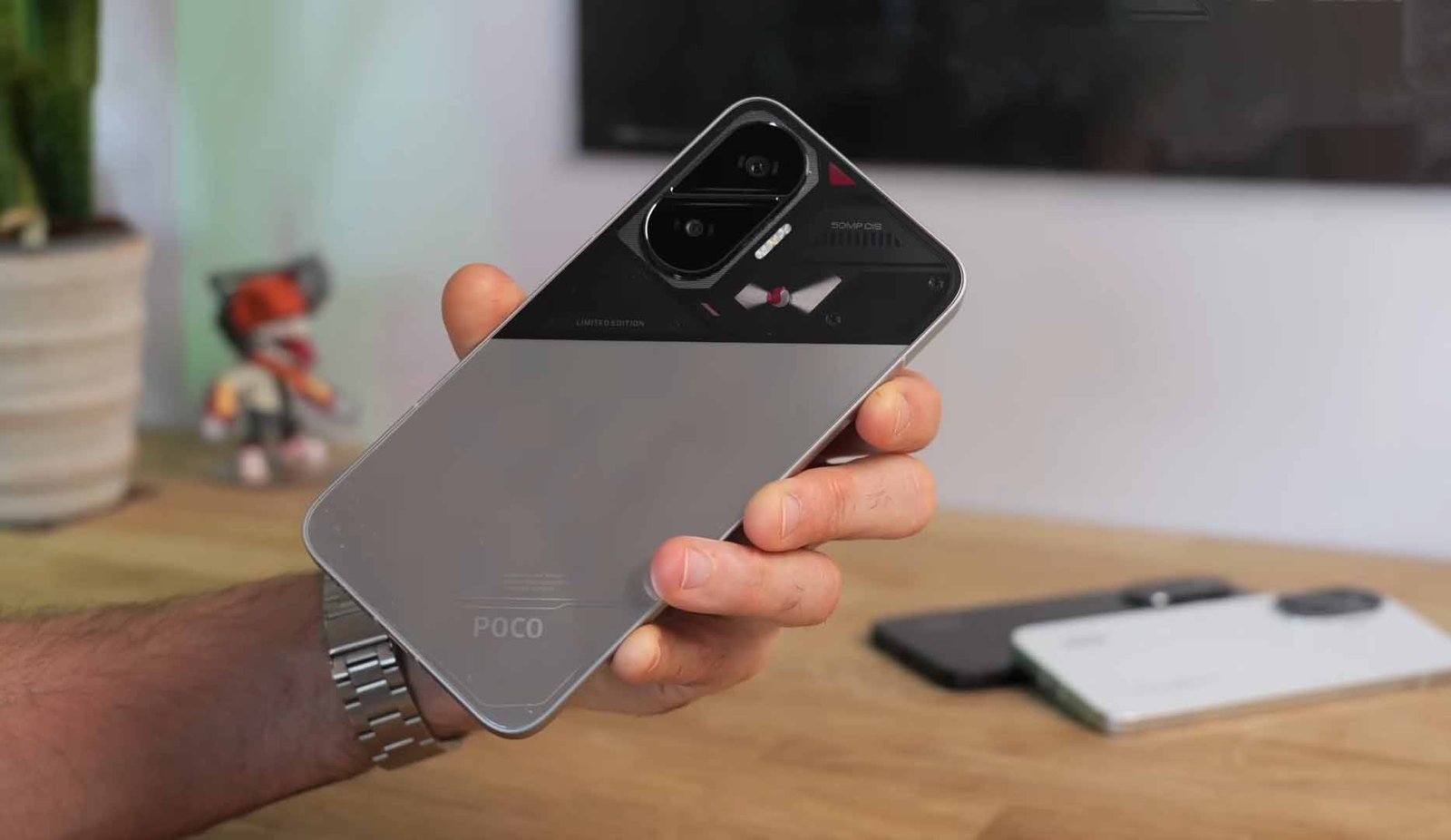 Poco F7